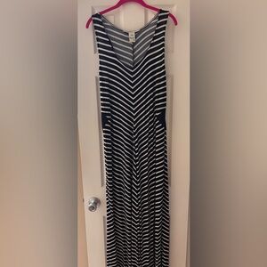 American Rag Black and White Chevron Maxi Dress